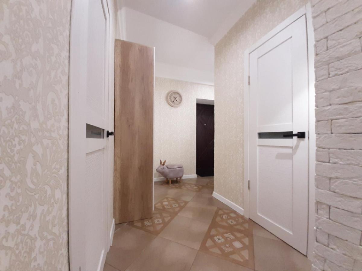 2 Bdr Apartment Near Gorky Park, Center Carcóvia Exterior foto