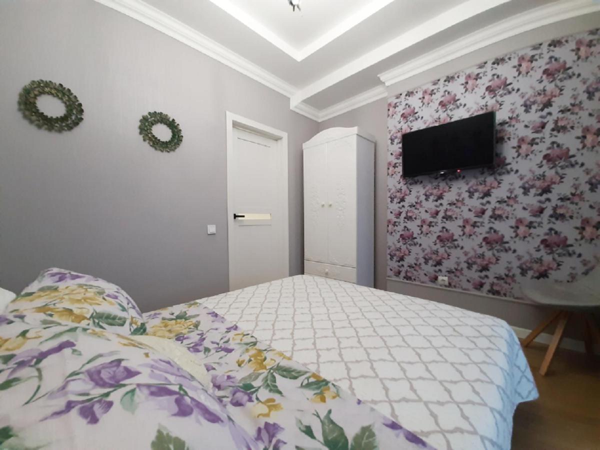 2 Bdr Apartment Near Gorky Park, Center Carcóvia Exterior foto
